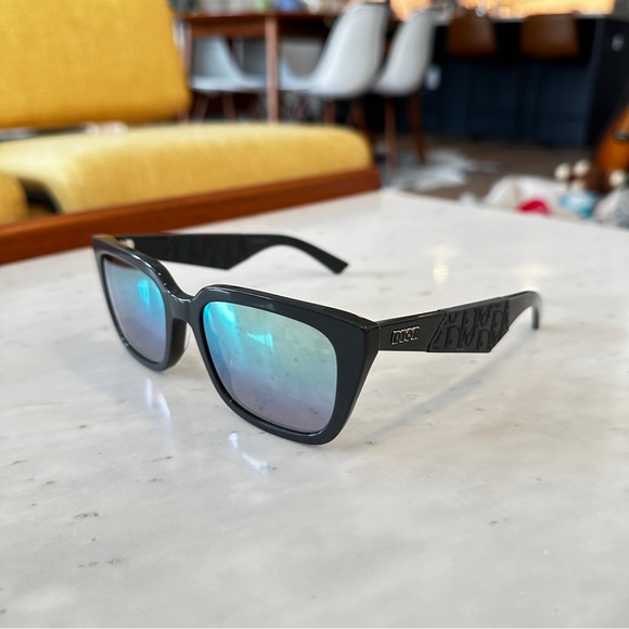 NWOT UNWORN DIOR MEN’S B27 S2I Rubber Logo Square Sunglasses in dark grey - Picture 3 of 9